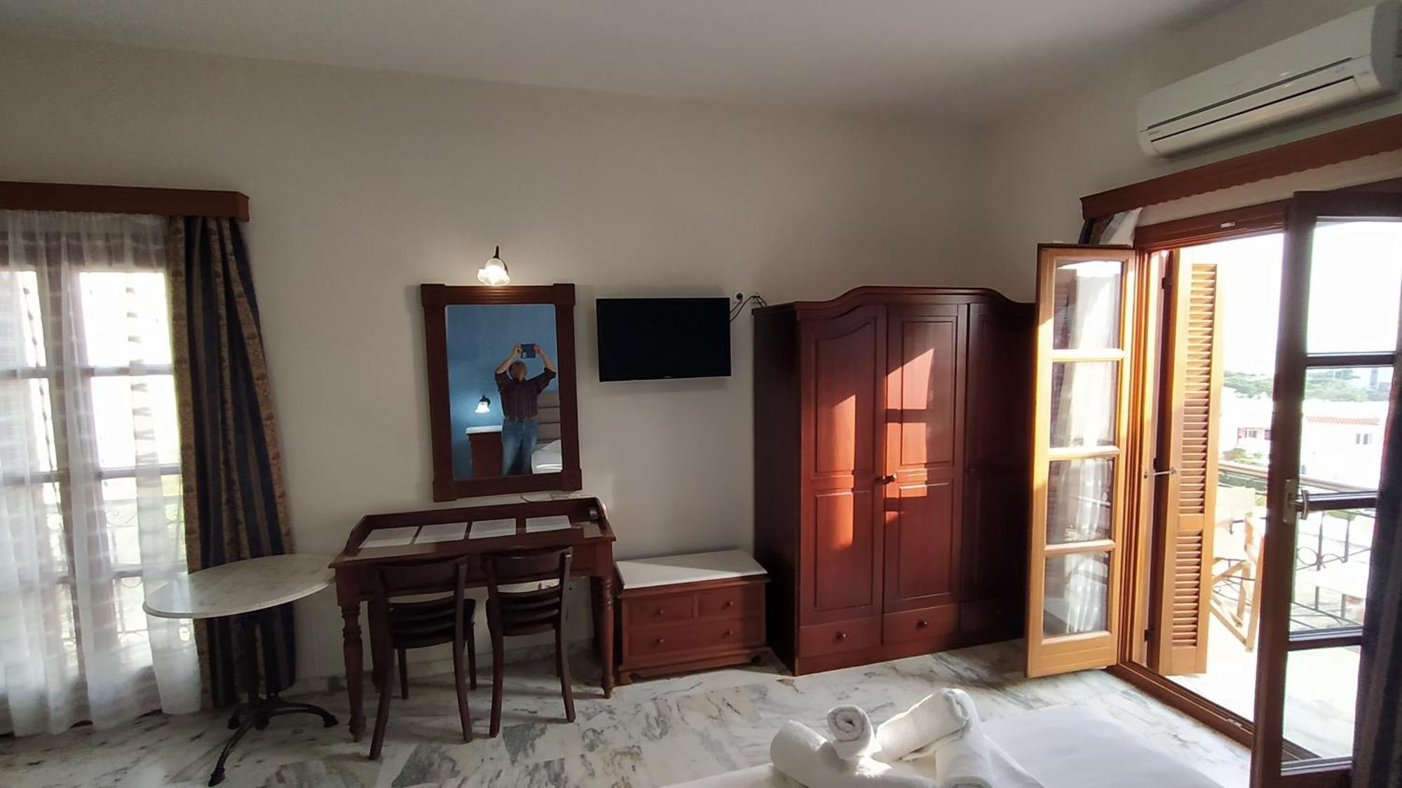 Vaporia Apartment Ermoupoli Ngoại thất bức ảnh