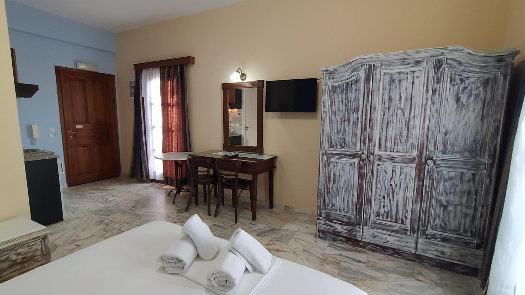 Vaporia Apartment Ermoupoli Ngoại thất bức ảnh