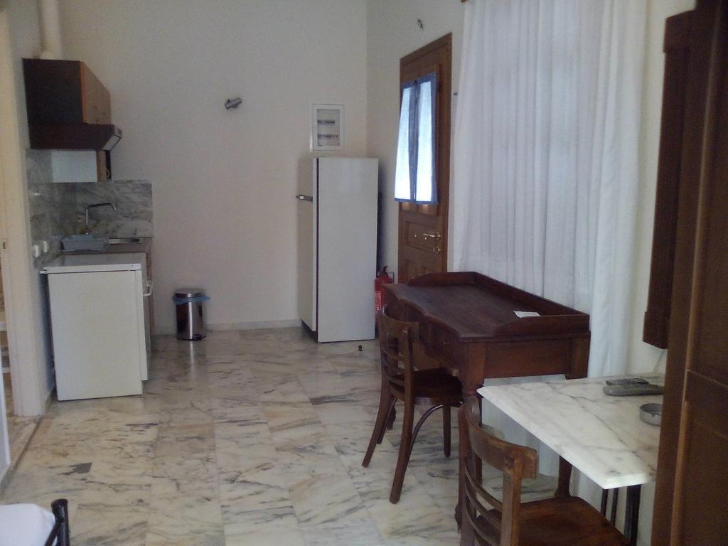 Vaporia Apartment Ermoupoli Ngoại thất bức ảnh