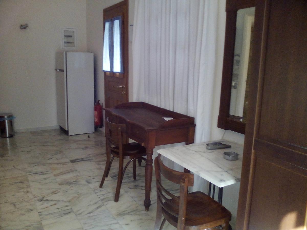 Vaporia Apartment Ermoupoli Ngoại thất bức ảnh